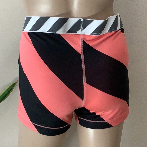 Nike Shorts Nike Women’s Training Short - Picture 4 of 8